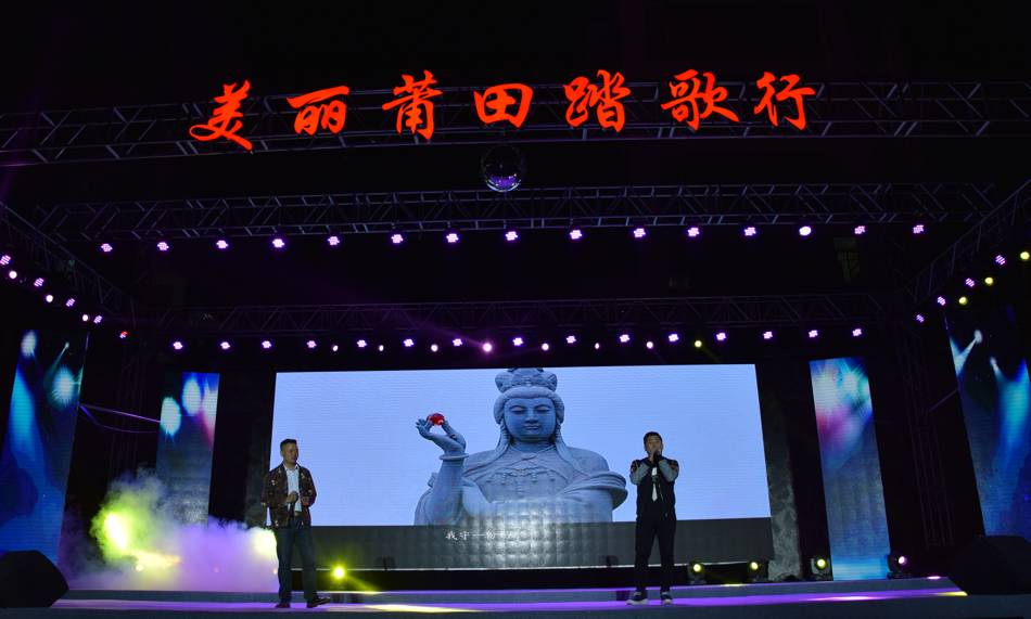 欲望小剧场 一间堆满旧书的欲望公寓