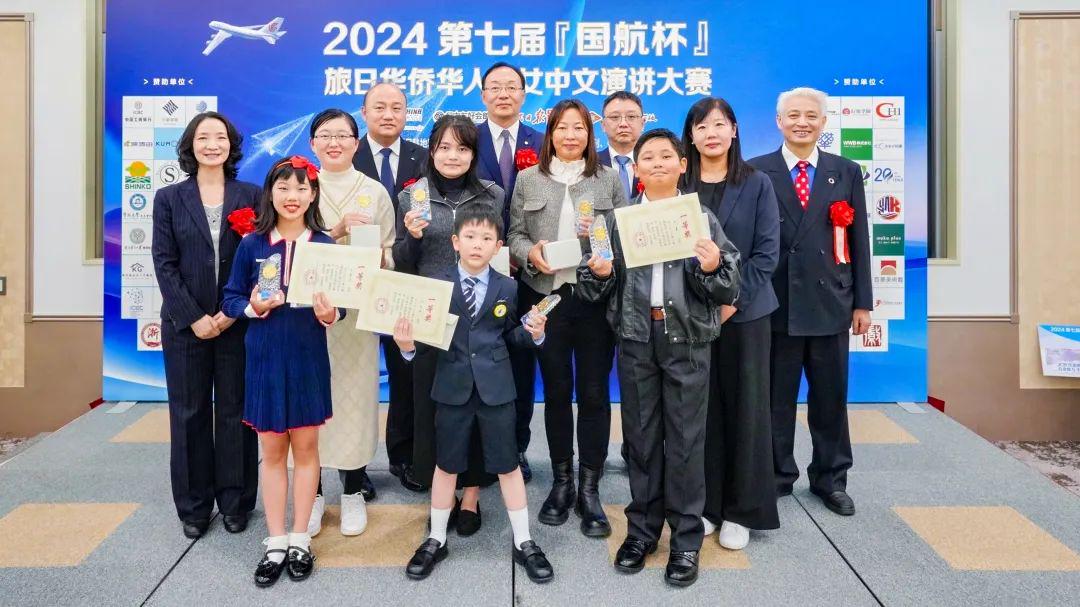 国产精品JK白丝喷浆 整体看起来既清新又带点个性