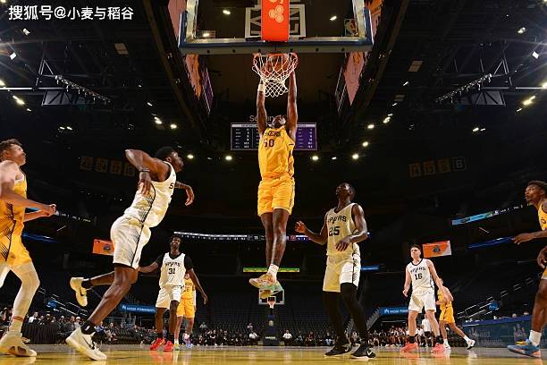 小马拉大车阿姨 小马我非常乐意为你提供帮助海报