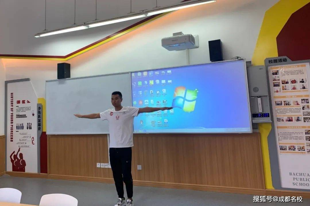 隔着丝袜干海报