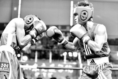 爱如潮水高清视频日本动漫海报