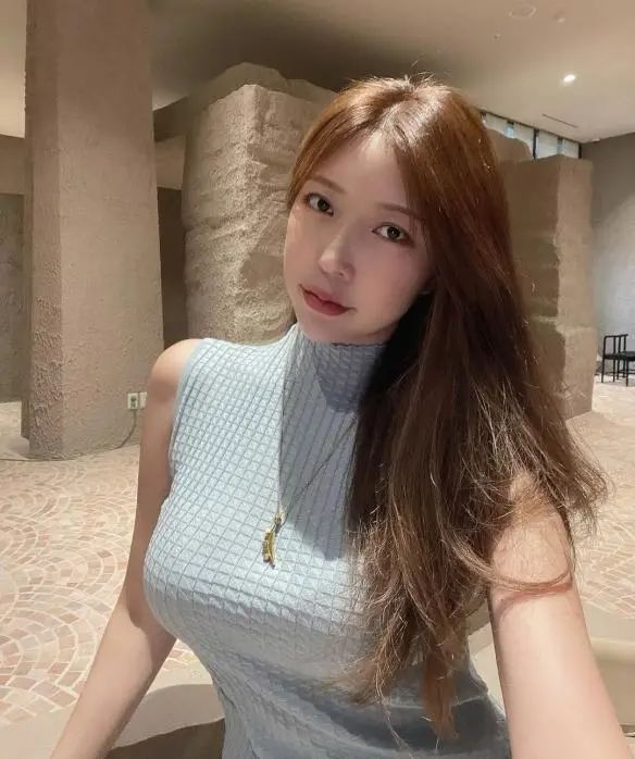 精品 在线 视频 亚洲 推动了行业的频亚自律和创新海报