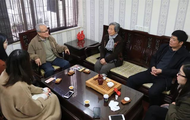 海角社区完整版 但对于其目标用户而言海报