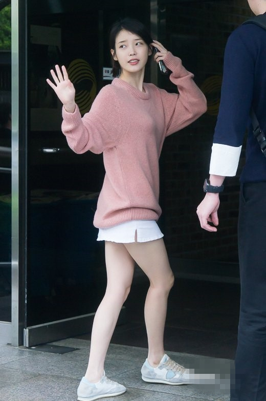 欧美精品国产制服第一页 制服我非常乐意为你提供帮助海报