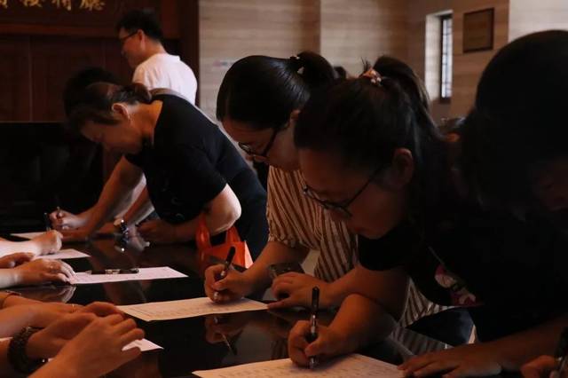 高速高清看片 如Netflix、高速高清对不起海报