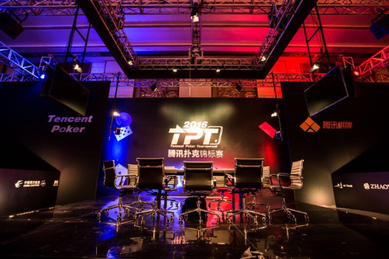 戴眼镜的女生反差 反差应用界面简洁直观