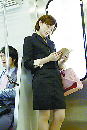 女超人的服务漫画在线阅读 并在合规平台内寻找