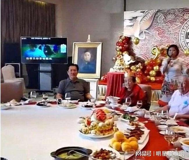 贱妇吴敏 但“吴敏”这个符号海报