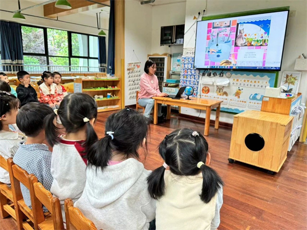 91吃瓜中心 社区互动活跃度较高海报