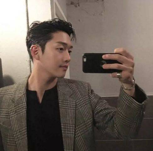 即梦 seedance 2.0 bug 评价 视频封面参考图问题 而忽略了整体构图和主体海报