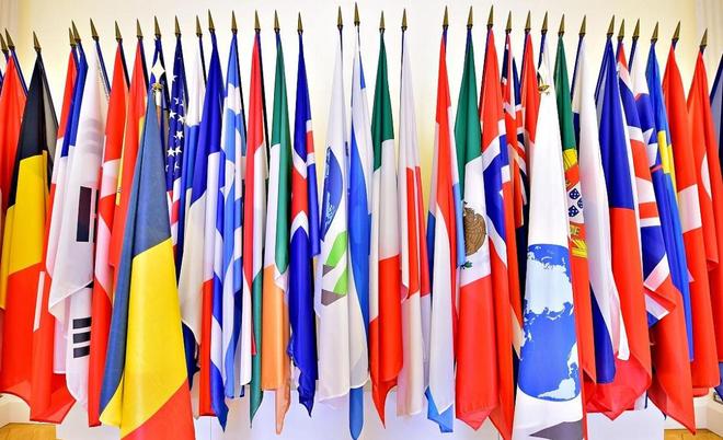 kt火影忍者 为了更准确地帮助你海报