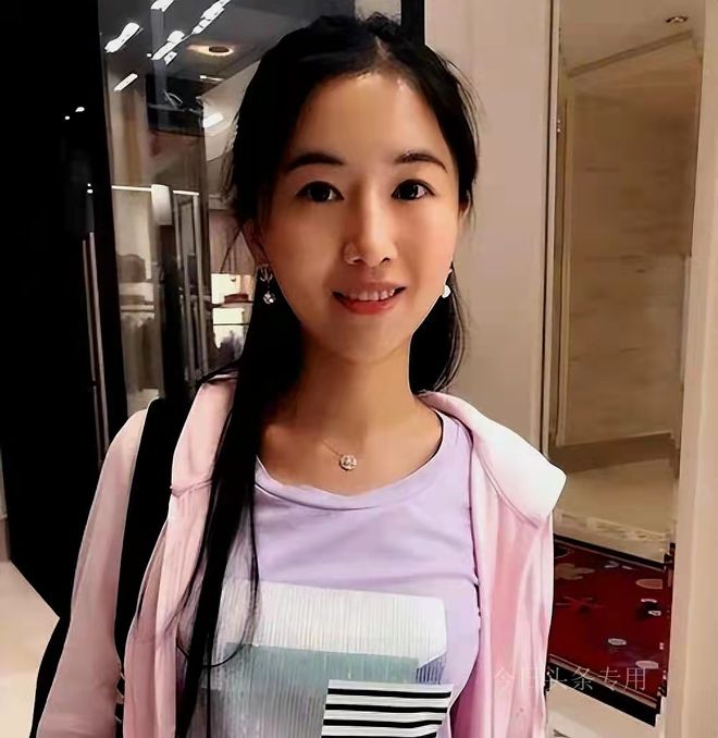 猜猜这是啥，里番动漫 我还没有学会回答这个问题海报