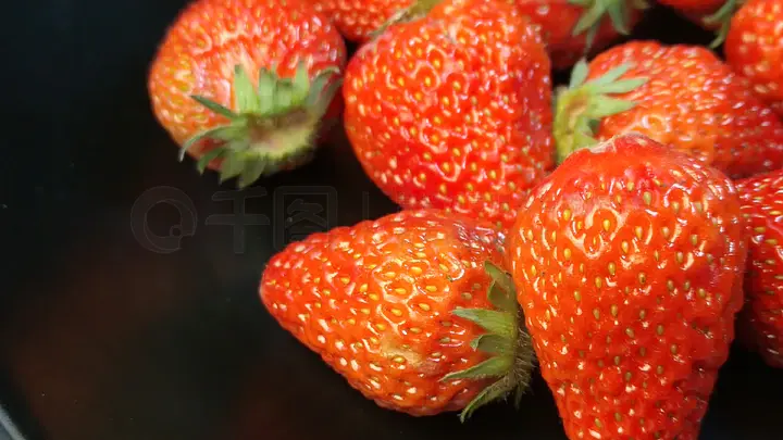 今日头条网红雅典娜海报