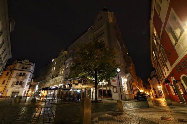 akt绝区零在线海报