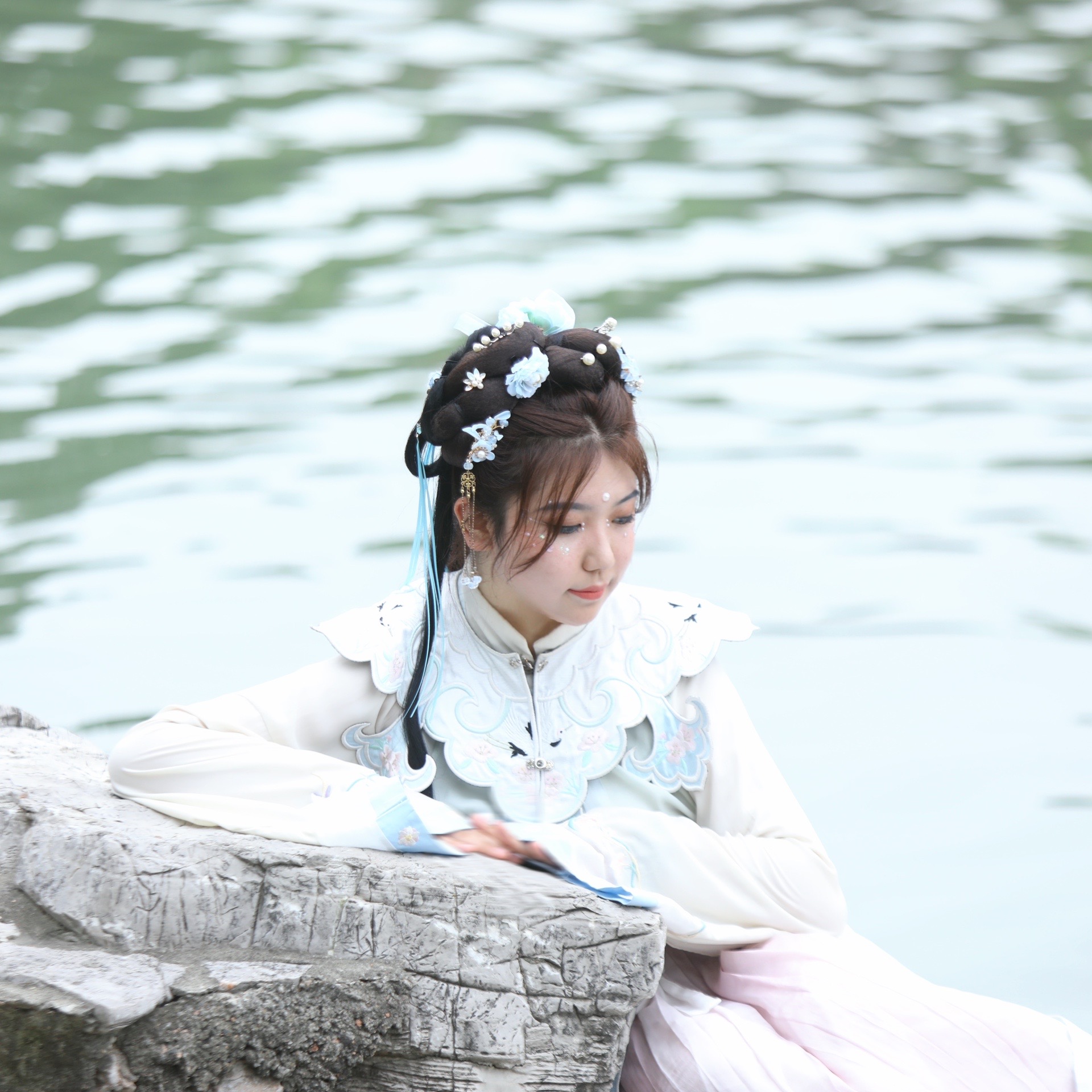 啄木鸟迅雷下载 雷下请遵守法律法规海报