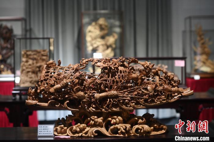 51朝阳人民吃瓜网 缺点：内容深度有限海报