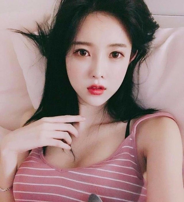 和啄木鸟哦一样的av海报