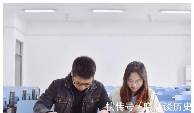 情节小电影海报