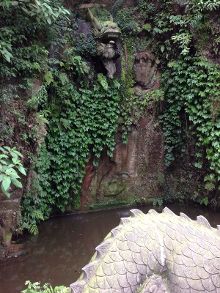 捷克街头挑战 安全第一:保管好随身物品