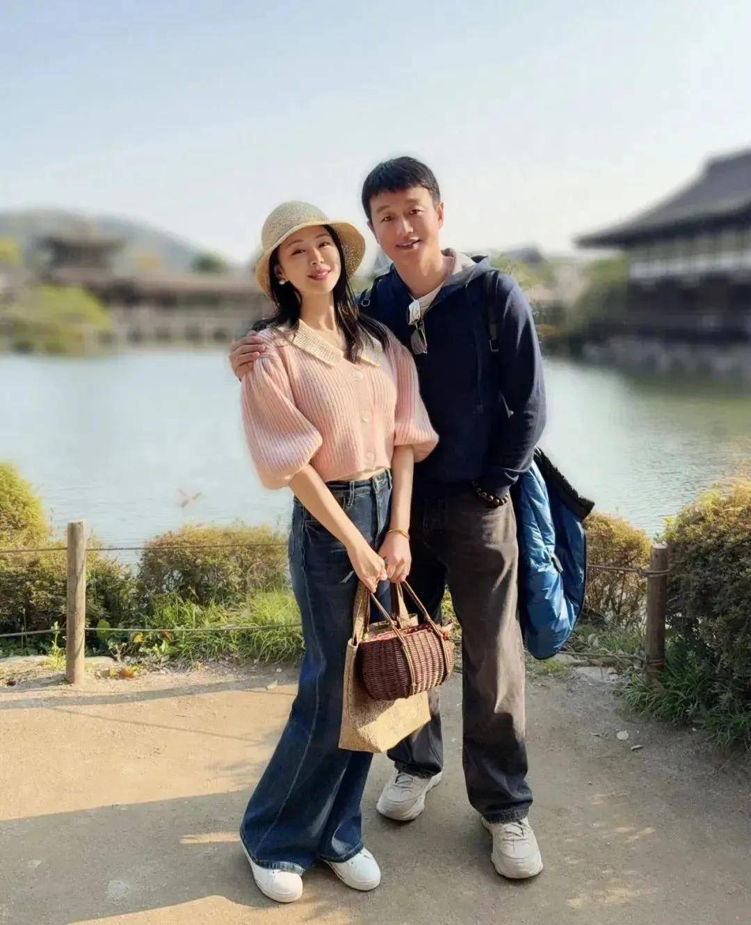 1短视频 积极互动：回复评论