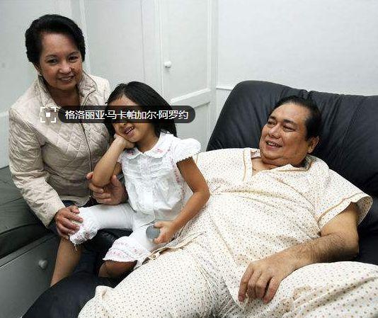 初中生吧反差 平台通过“反差”这一主题海报