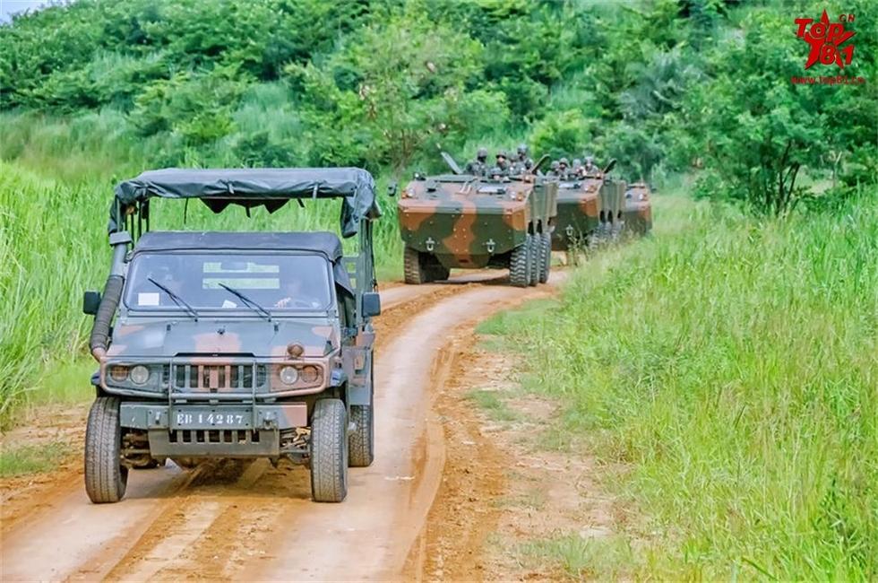 折磨视频 我会尽力为你提供帮助海报