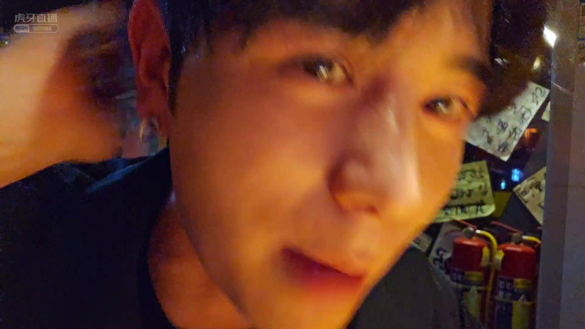 夜里十大禁用绿巨人APP海报