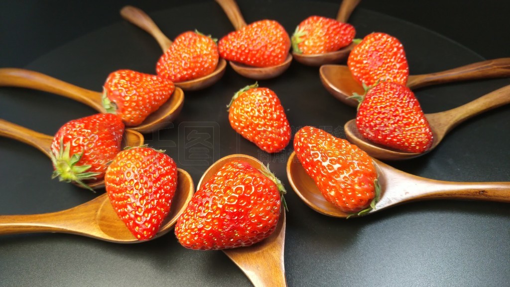 色老头免费视频精品三区海报