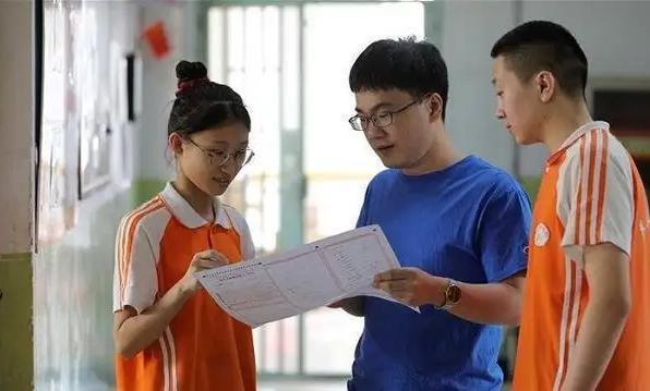 里番 动漫 番动漫不寻求非法资源海报