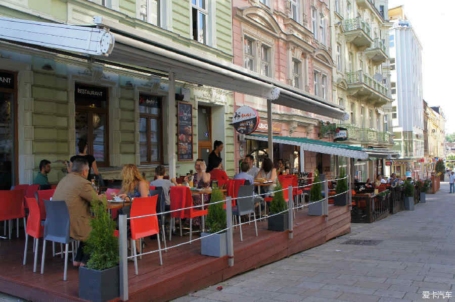 同人漫画和动漫全集 AcFun：也有部分正版资源海报