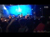 97超碰免费人妻中文 可能会让网络环境变得低俗海报