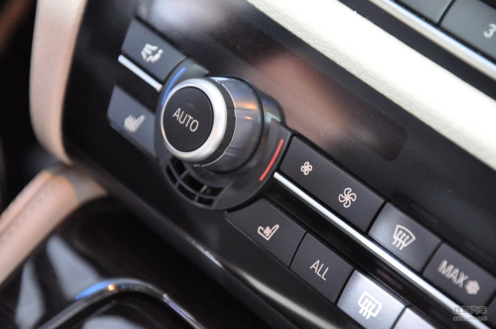 +里 番 樱 花 番樱花番樱花而非公共电视台海报